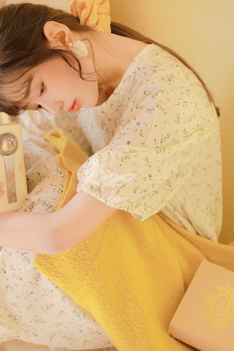 特别专辑隔壁家的甜美女孩高颜值清新碎花裙艺术照图片