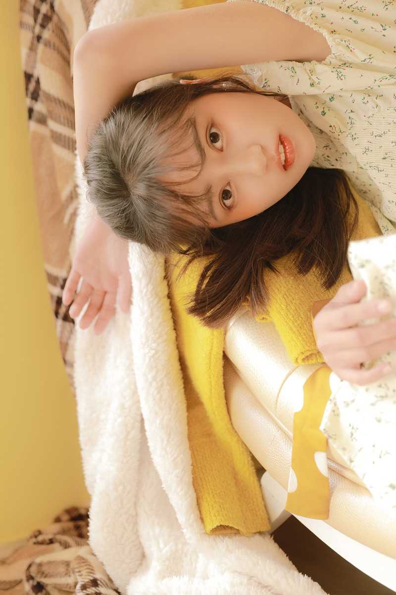 特别专辑隔壁家的甜美女孩高颜值清新碎花裙艺术照图片