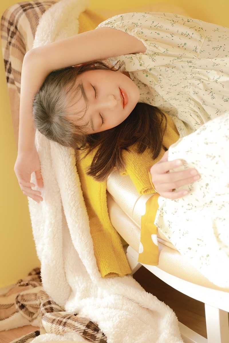 特别专辑隔壁家的甜美女孩高颜值清新碎花裙艺术照图片