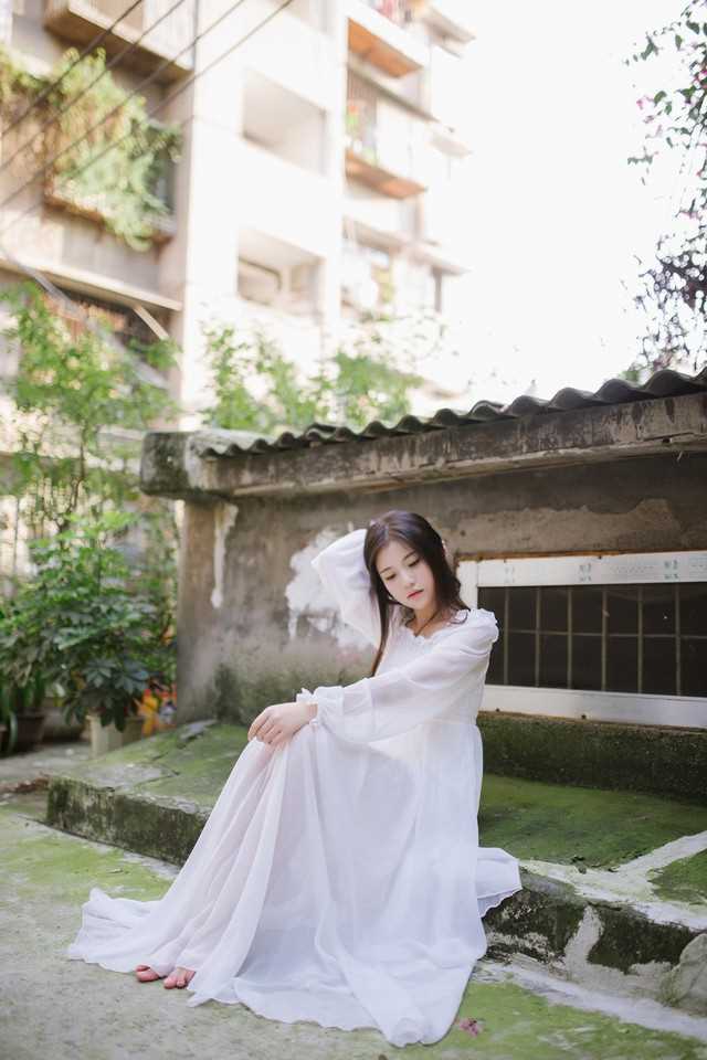 甜美邻家女孩透明薄纱裙子户外小清新艺术照