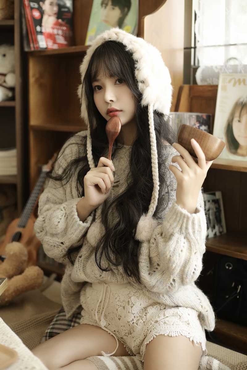 最全秋日甜美女孩居家温暖毛衣光滑大长腿私房照相册