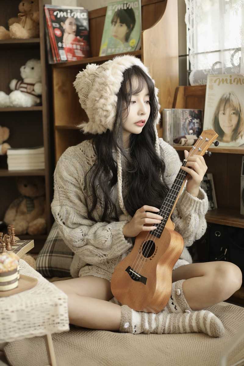 最全秋日甜美女孩居家温暖毛衣光滑大长腿私房照相册