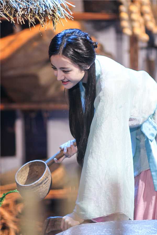 精选迪丽热巴绝美古装美女妩媚动人的高清图片图册