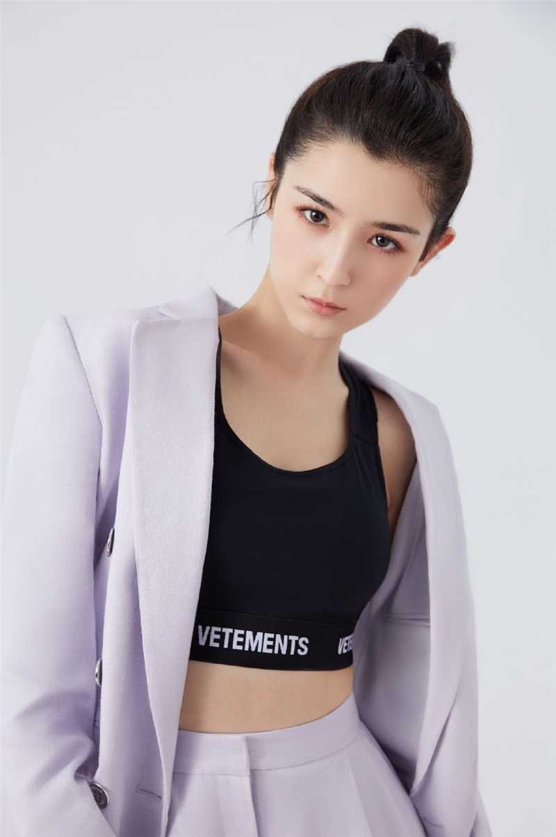 最全哈妮克孜帅气背头休闲风时尚高清相册