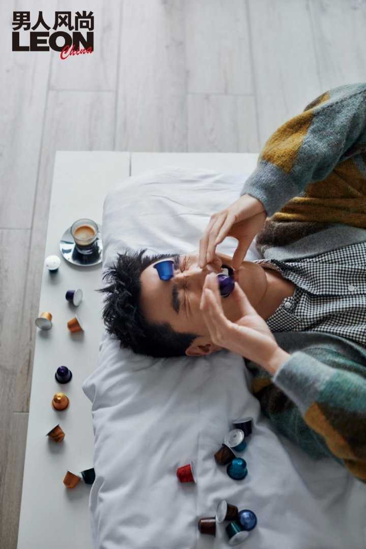 精选赵又廷男人风尚时尚毛衣杂志图册