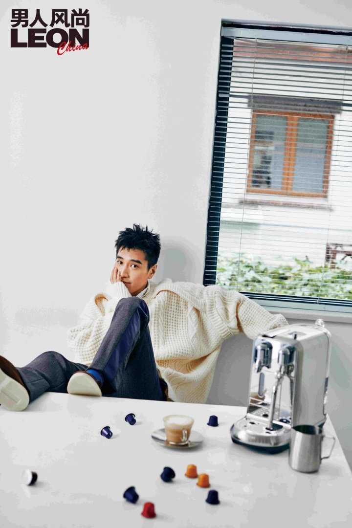 精选赵又廷男人风尚时尚毛衣杂志图册