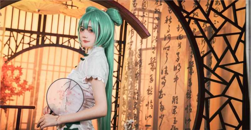 最全日系萌妹cosplay韶华初音未来性感开叉裙相册