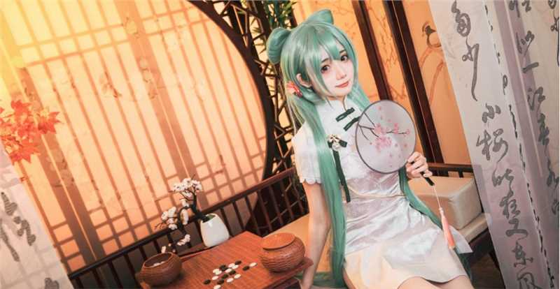 最全日系萌妹cosplay韶华初音未来性感开叉裙相册