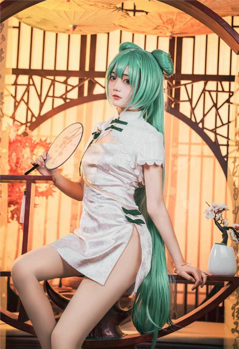 最全日系萌妹cosplay韶华初音未来性感开叉裙相册