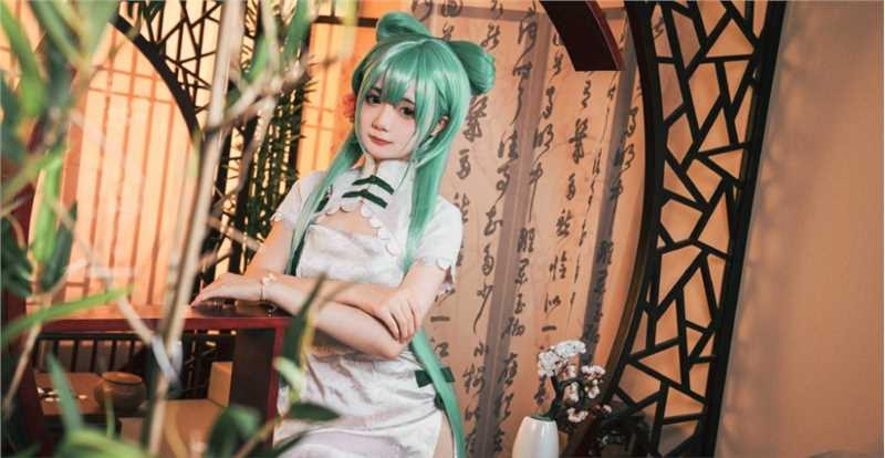 最全日系萌妹cosplay韶华初音未来性感开叉裙相册