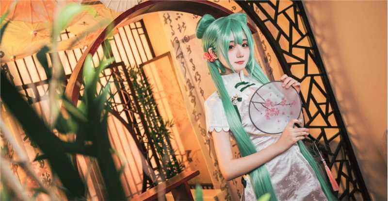 最全日系萌妹cosplay韶华初音未来性感开叉裙相册
