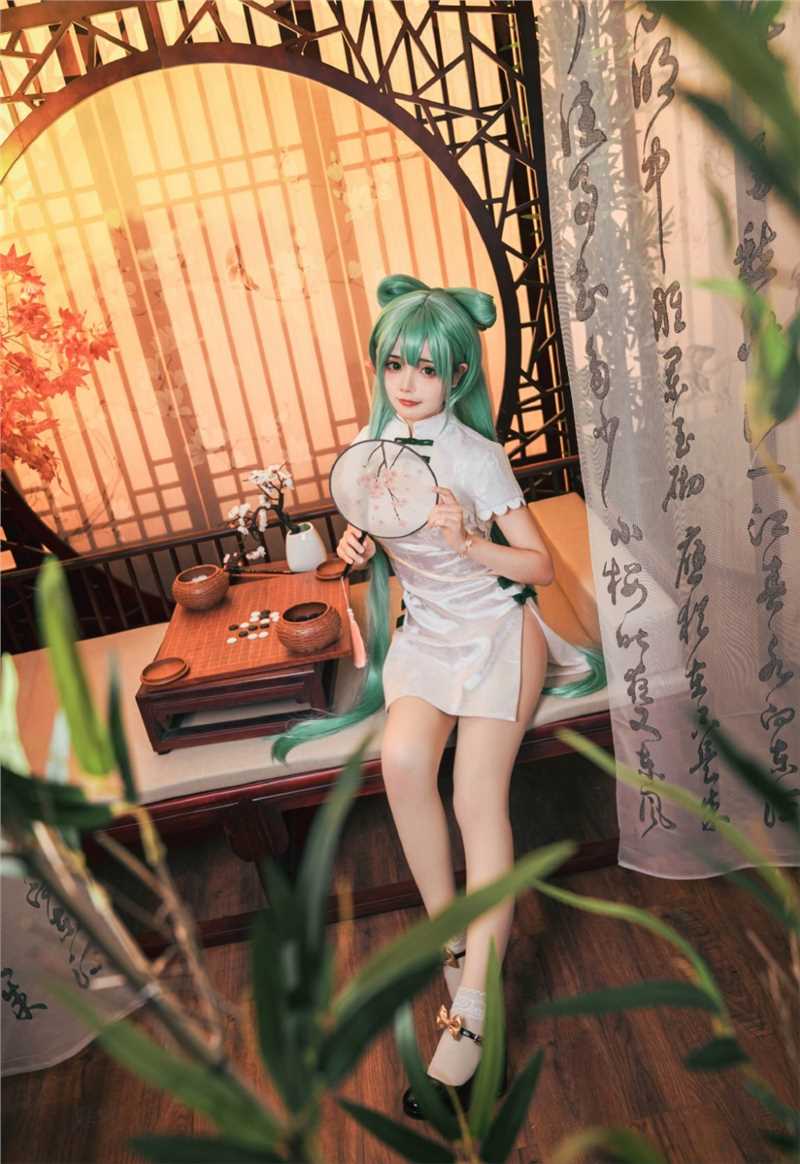 最全日系萌妹cosplay韶华初音未来性感开叉裙相册