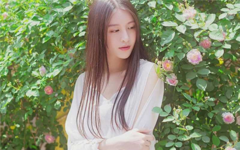 黑长直校园女神迷人的户外清纯街拍图片