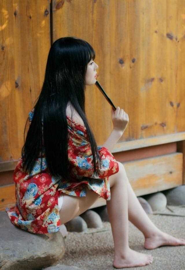 高清白皙裸背古装妩媚寂寞子大长腿诱惑套图图集