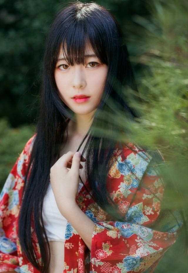 高清白皙裸背古装妩媚寂寞子大长腿诱惑套图图集