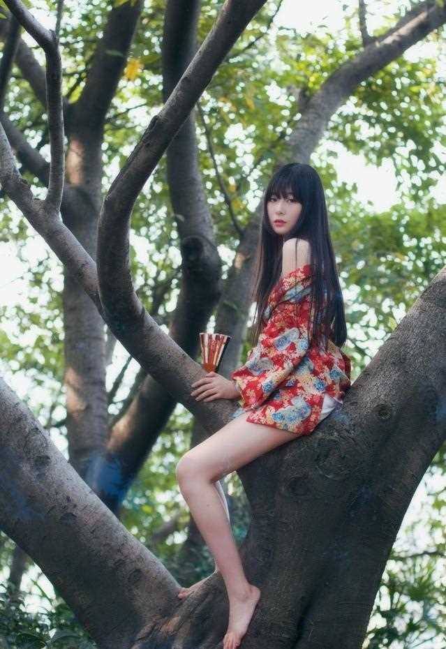 高清白皙裸背古装妩媚寂寞子大长腿诱惑套图图集