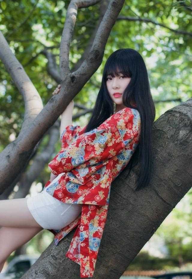 高清白皙裸背古装妩媚寂寞子大长腿诱惑套图图集