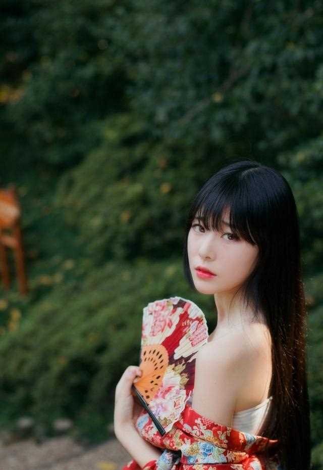 高清白皙裸背古装妩媚寂寞子大长腿诱惑套图图集