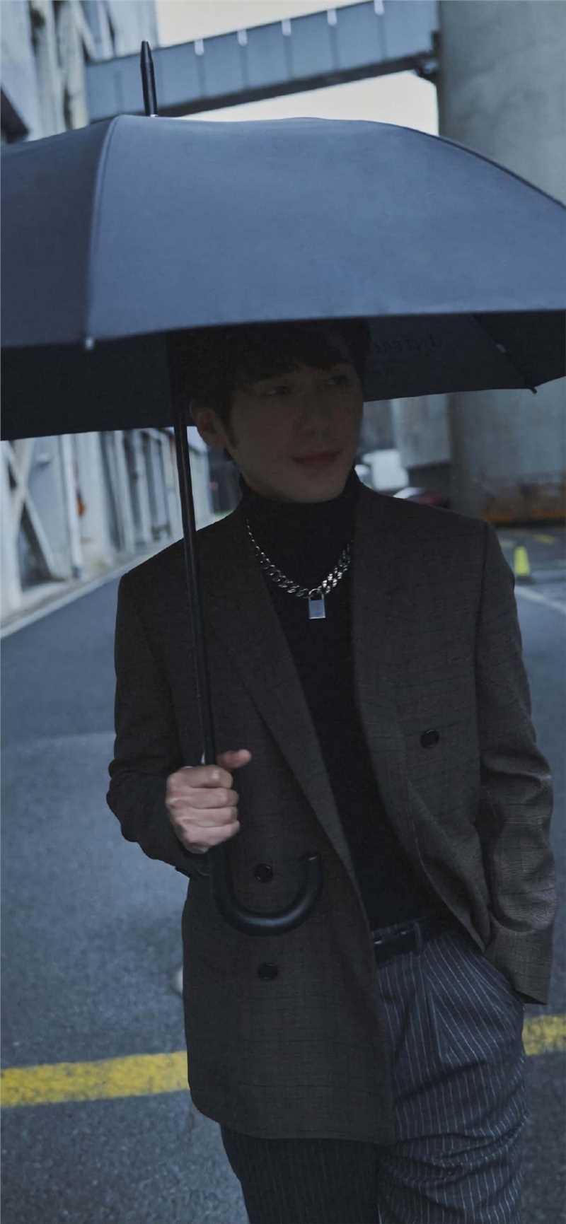 最新白宇黑夜时尚西装型男魅力拍摄图片壁纸