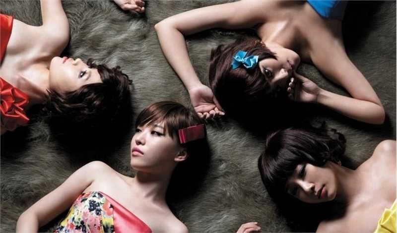 最新韩国性感女团褐眼女孩大长腿魅力十足图集