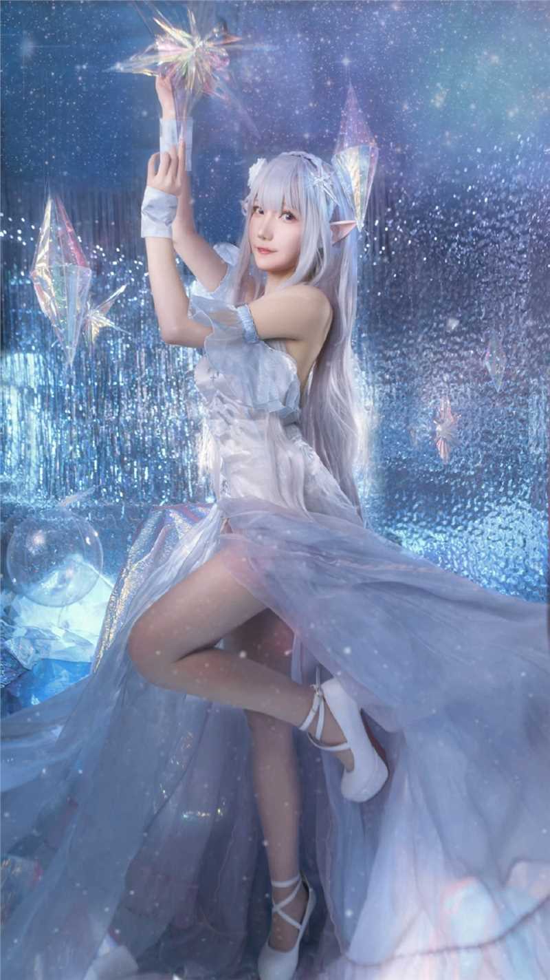 优质白发丰乳萌妹精灵耳造型cosplay魅惑好身材相册