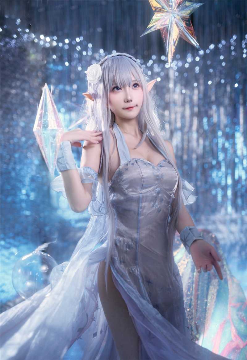 优质白发丰乳萌妹精灵耳造型cosplay魅惑好身材相册