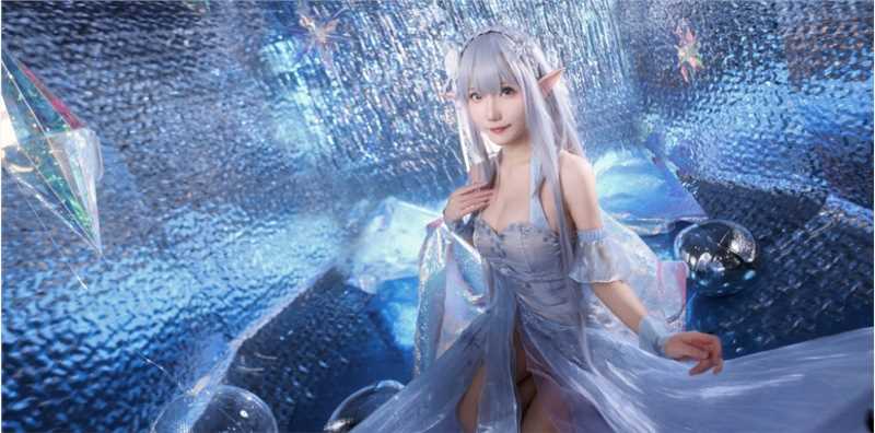 优质白发丰乳萌妹精灵耳造型cosplay魅惑好身材相册