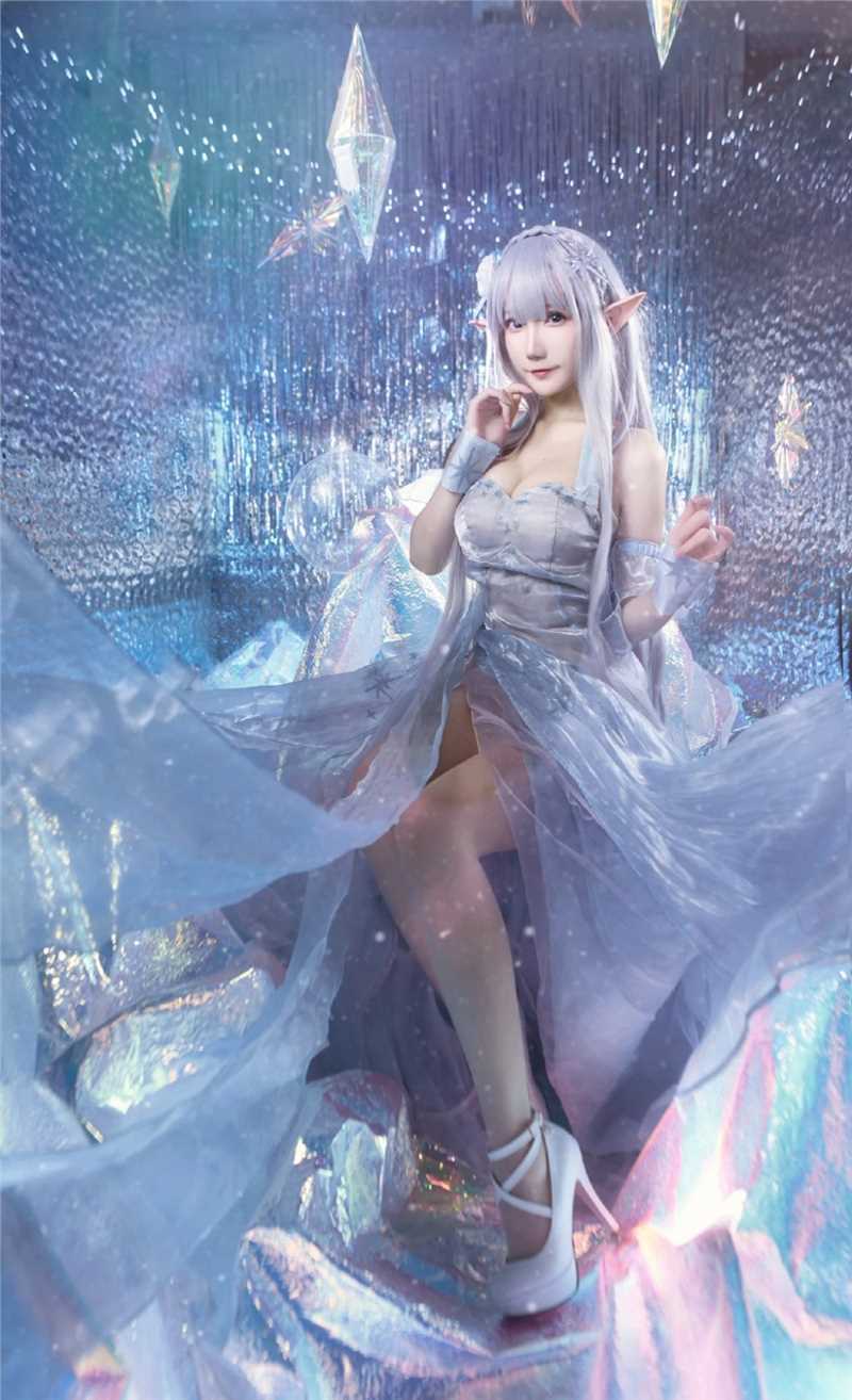 优质白发丰乳萌妹精灵耳造型cosplay魅惑好身材相册