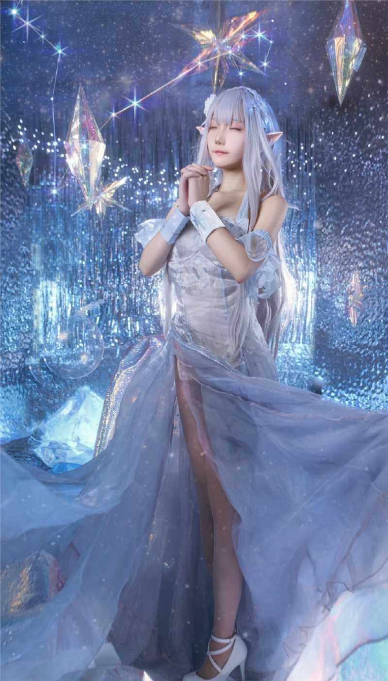 优质白发丰乳萌妹精灵耳造型cosplay魅惑好身材相册