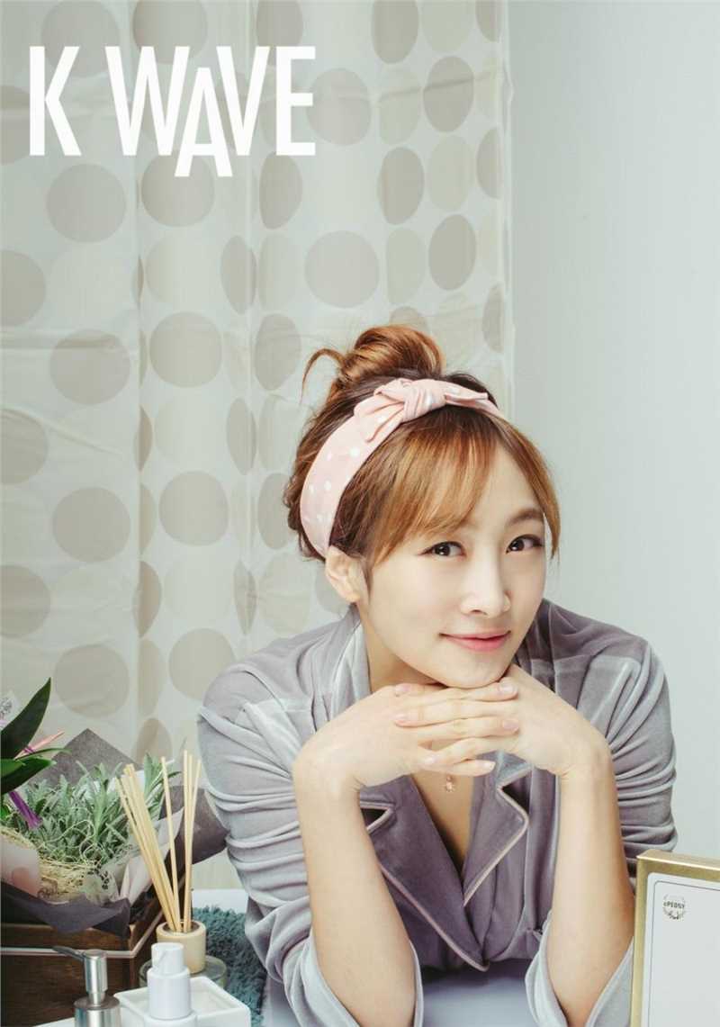 精选韩星郑妮可扎双马尾青春活力时尚图册