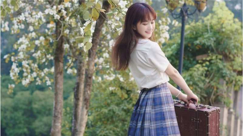 最全蓝色JK格子裙清纯校花紫荆树下初恋图片相册