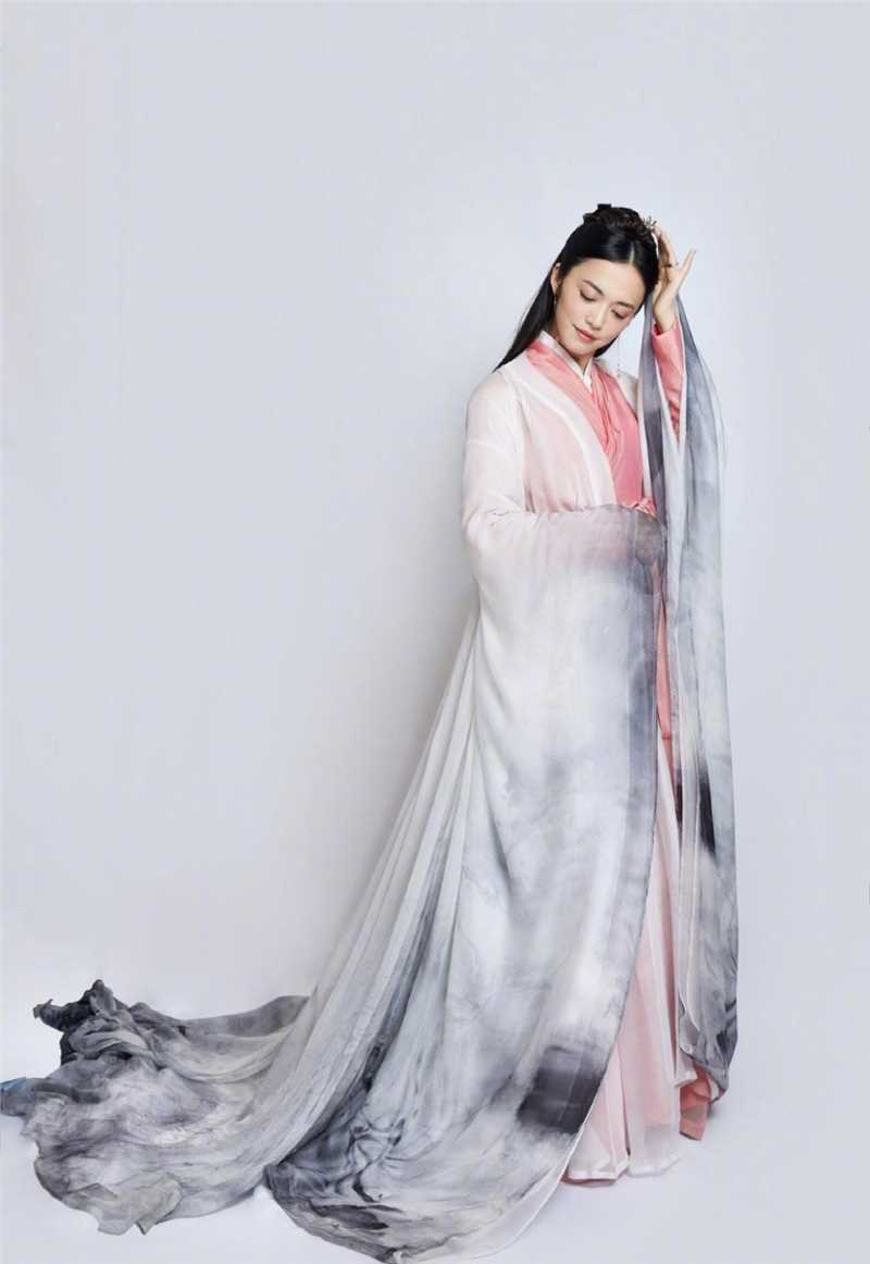 精选姚晨古装温婉美女仙气十足舞台照图册