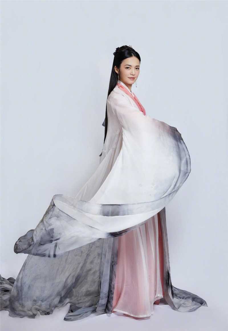 精选姚晨古装温婉美女仙气十足舞台照图册