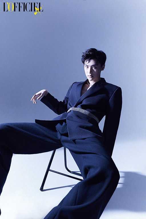 精选嘉羿时尚感帅气西装高清杂志拍摄大片图册