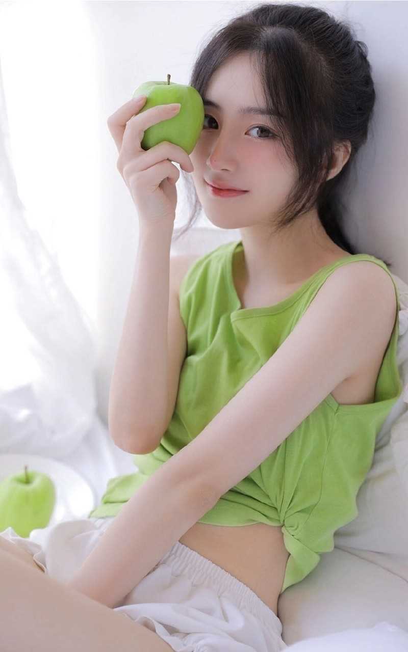最新青苹果味邻家女孩清纯马尾细腰好身材私房照图集