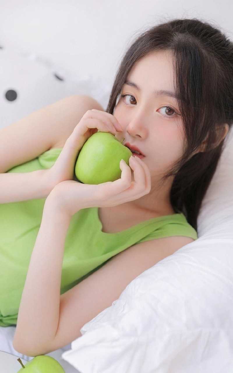 最新青苹果味邻家女孩清纯马尾细腰好身材私房照图集
