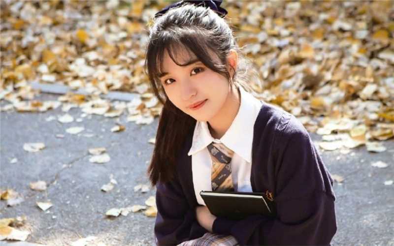 最全高马尾辫齐刘海大学校花清纯制服户外艺术照壁纸