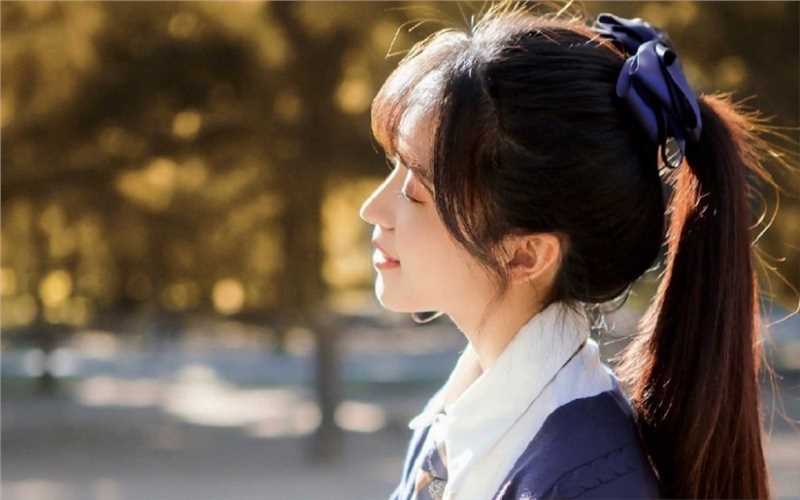 最全高马尾辫齐刘海大学校花清纯制服户外艺术照壁纸