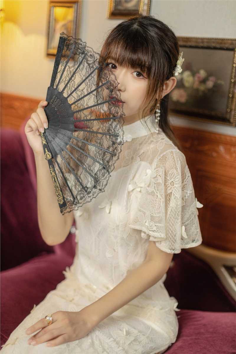 最新大腿根纹身的民国美女蕾丝旗袍妖娆私拍照壁纸