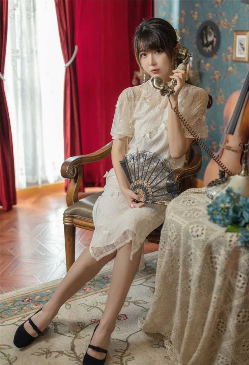 最新大腿根纹身的民国美女蕾丝旗袍妖娆私拍照壁纸