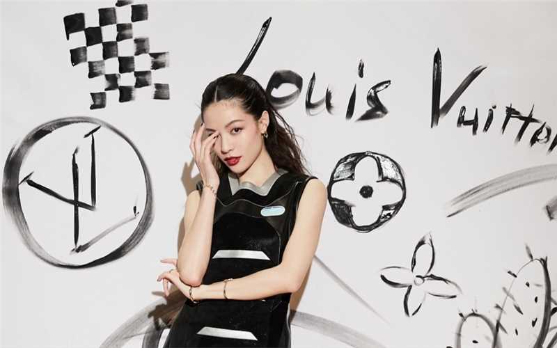 最新钟楚曦红唇时尚女王高级感图壁纸