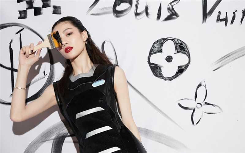 最新钟楚曦红唇时尚女王高级感图壁纸