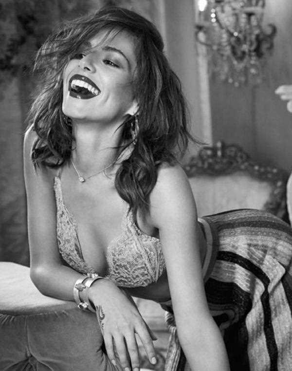 最新宅男女神谢丽尔·科尔尤物性感艺术图集