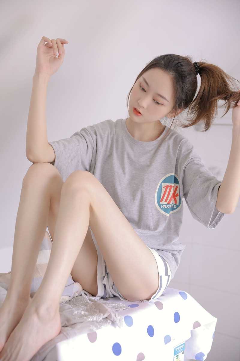 最全居家T恤清纯超短裤长腿c房相册