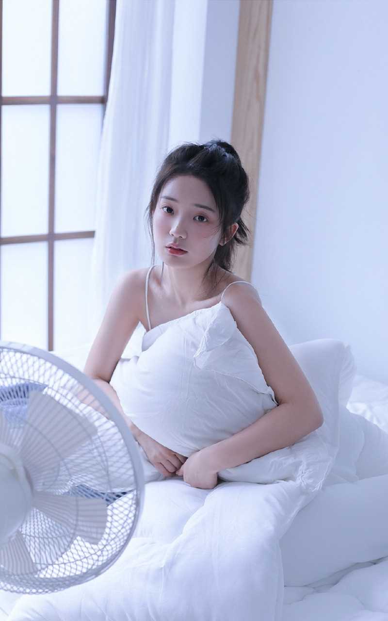 高清清透肌肤清纯校花诱人小吊带销魂图片图集