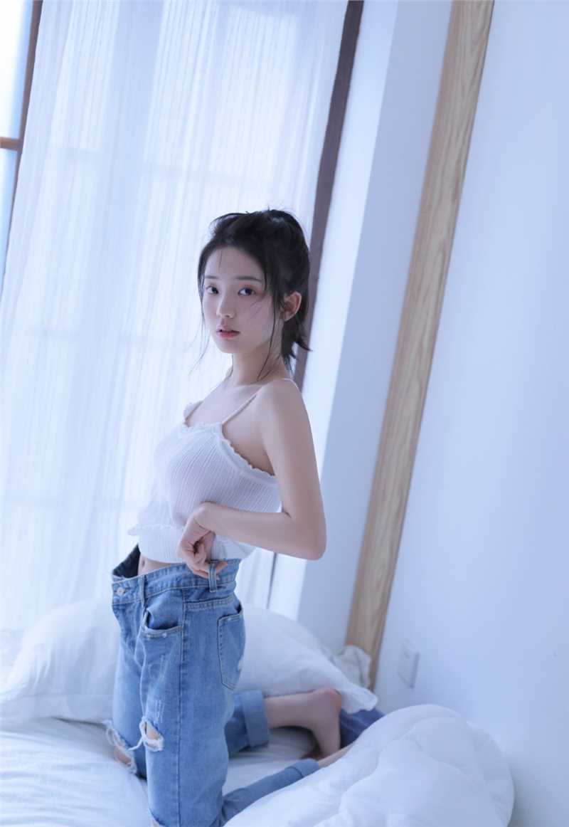 高清清透肌肤清纯校花诱人小吊带销魂图片图集
