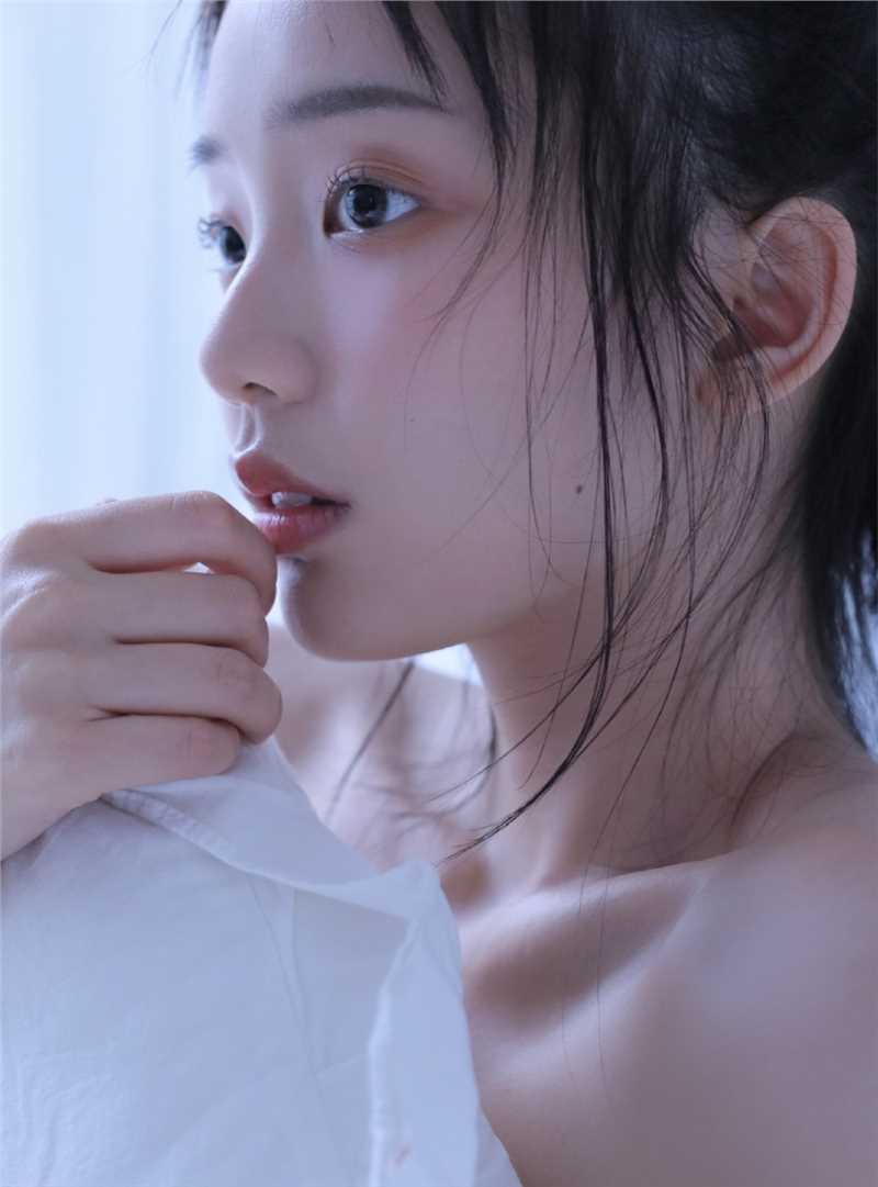 高清清透肌肤清纯校花诱人小吊带销魂图片图集