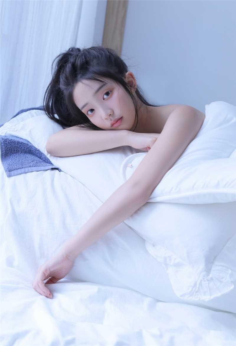 高清清透肌肤清纯校花诱人小吊带销魂图片图集