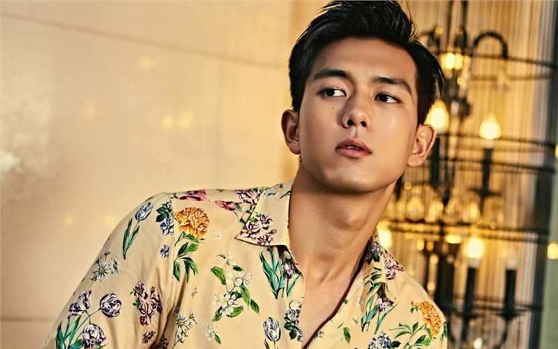 李现搞怪男友风牛仔衣时尚杂志集