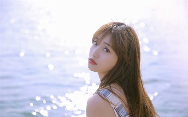 最全棕色头发的灵气清纯少女海边超甜集壁纸